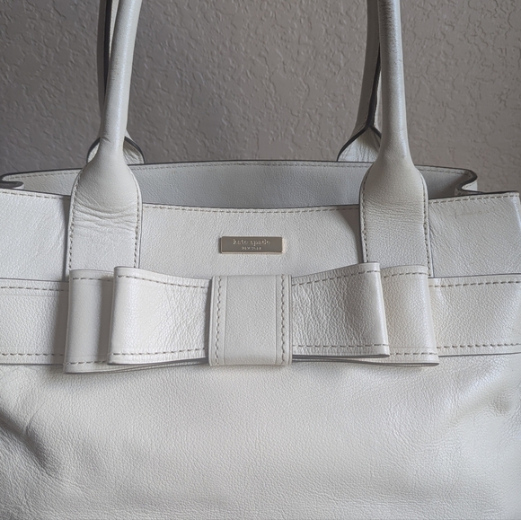 Kate Spade New York Villabella Avenue Elena Cream Leather Zip Close Purse Tote - Picture 2 of 16